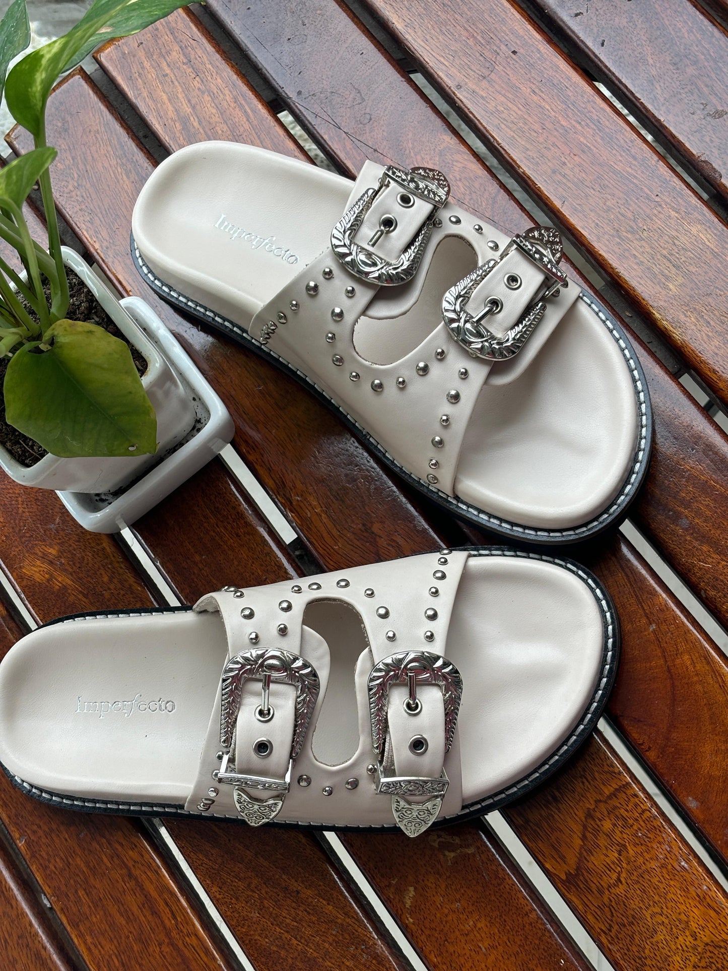Famous Taylor Swift Slider Sandals