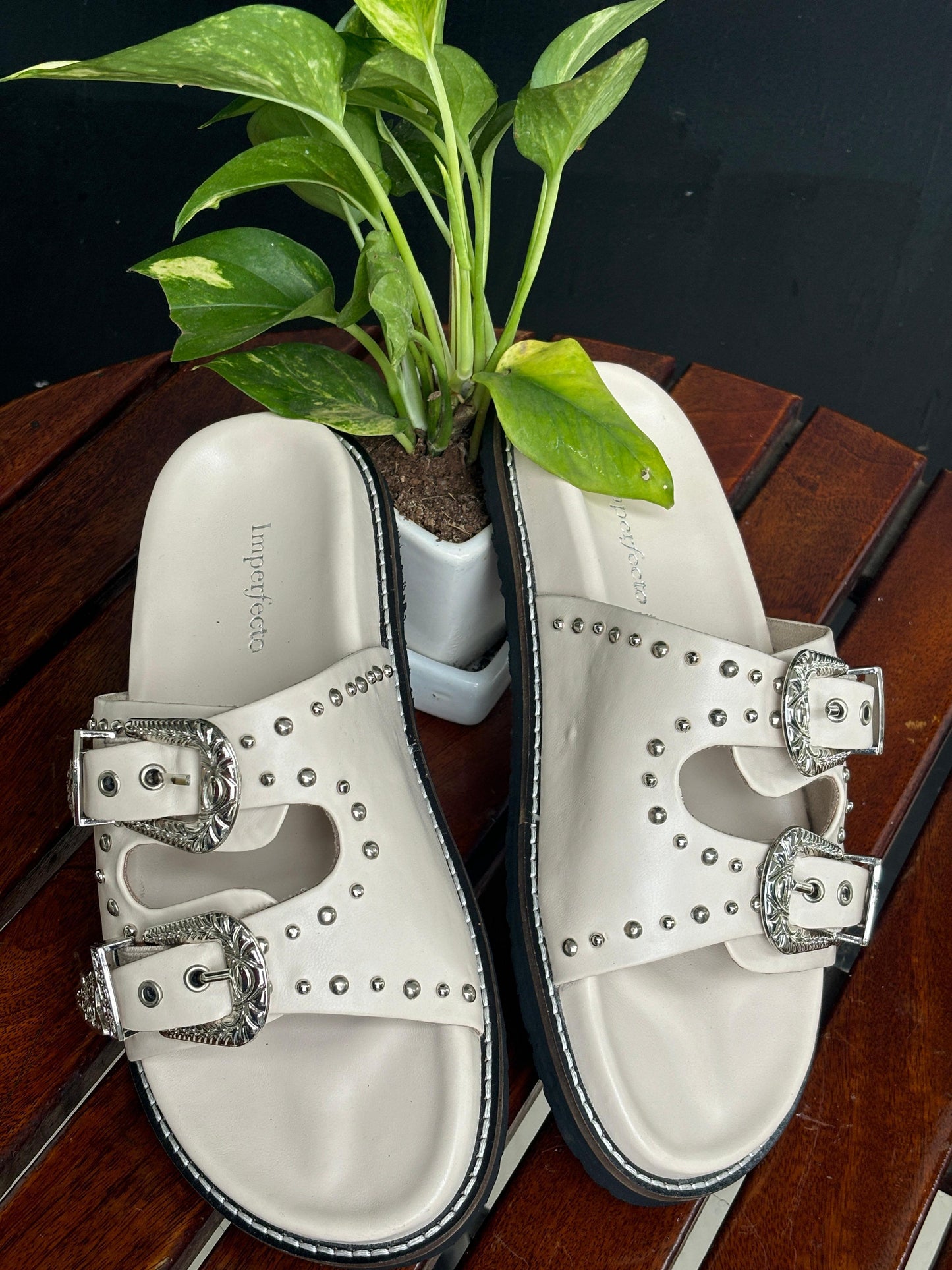 Famous Taylor Swift Slider Sandals