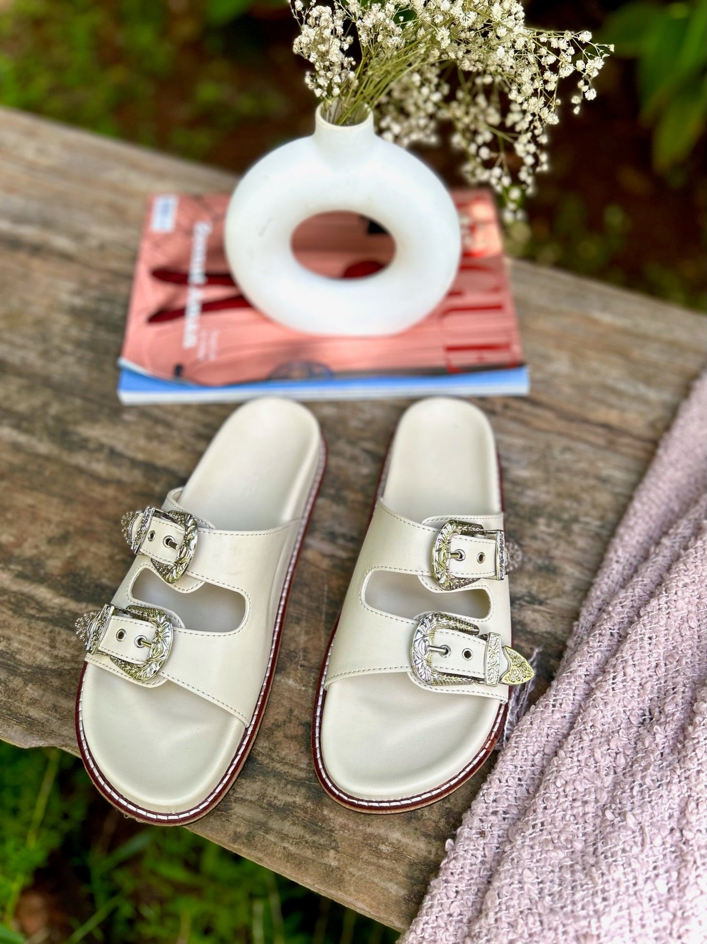 Taylor White Silver Buckle Sandals-Imperfecto USA